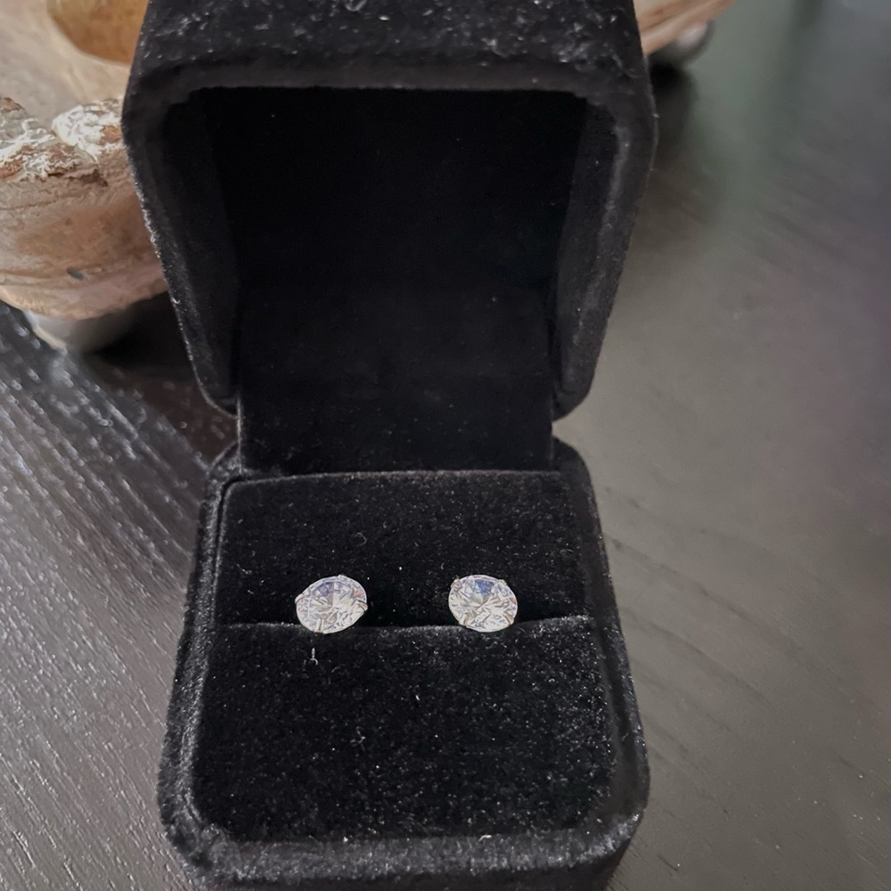 NWOT silver tone crystal stud earrings classic minimalist gift